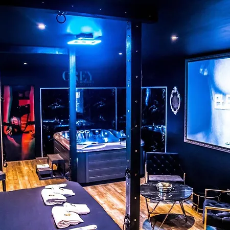 Hodinový hotel Loveroom Very Good Trip Avec Jacuzzi Privatif *