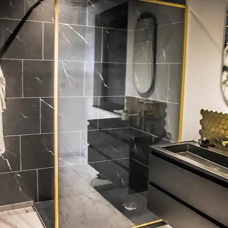 Loveroom Very Good Trip Avec Jacuzzi Privatif * Staple