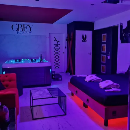 Loveroom Very Good Trip Avec Jacuzzi Privatif Love hotel *