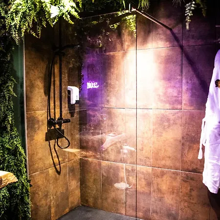 Hodinový hotel Loveroom Very Good Trip Avec Jacuzzi Privatif Staple