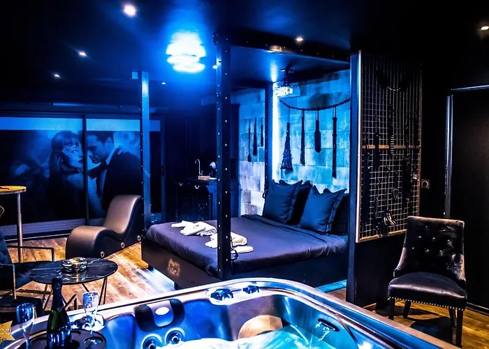 Love hôtel Very Good Trip Avec Jacuzzi