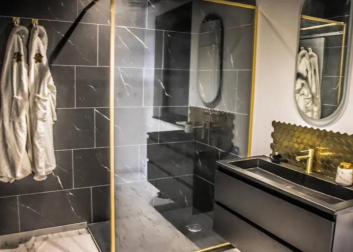 Very Good Trip Avec Jacuzzi * Staple