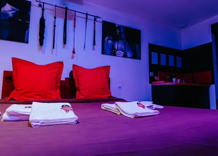 Very Good Trip Avec Jacuzzi Love hôtel